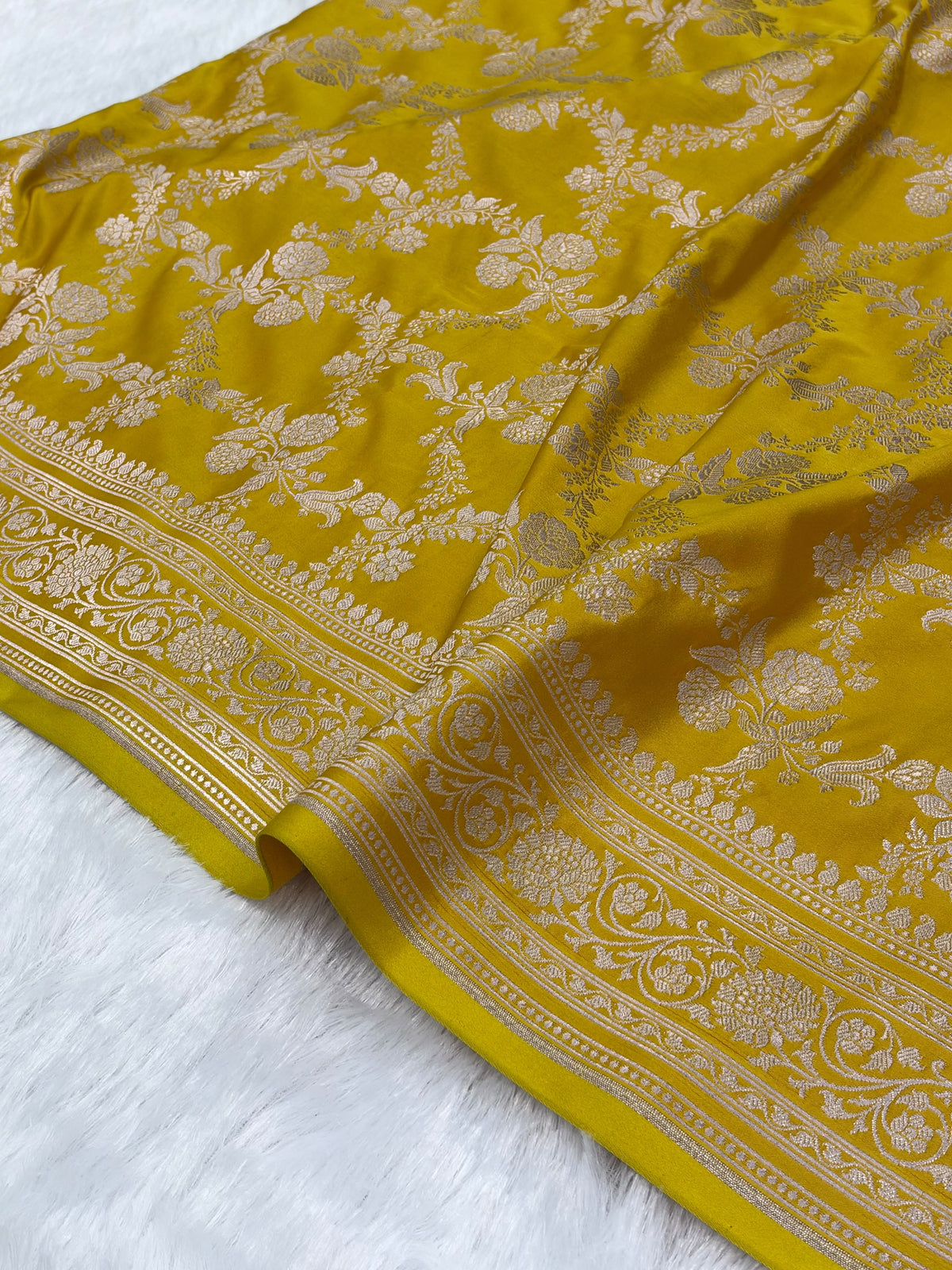 Mustrad Yellow Shades Banarasi With Floral Jaal Pattern Mashru Silk Saree MSM-130
