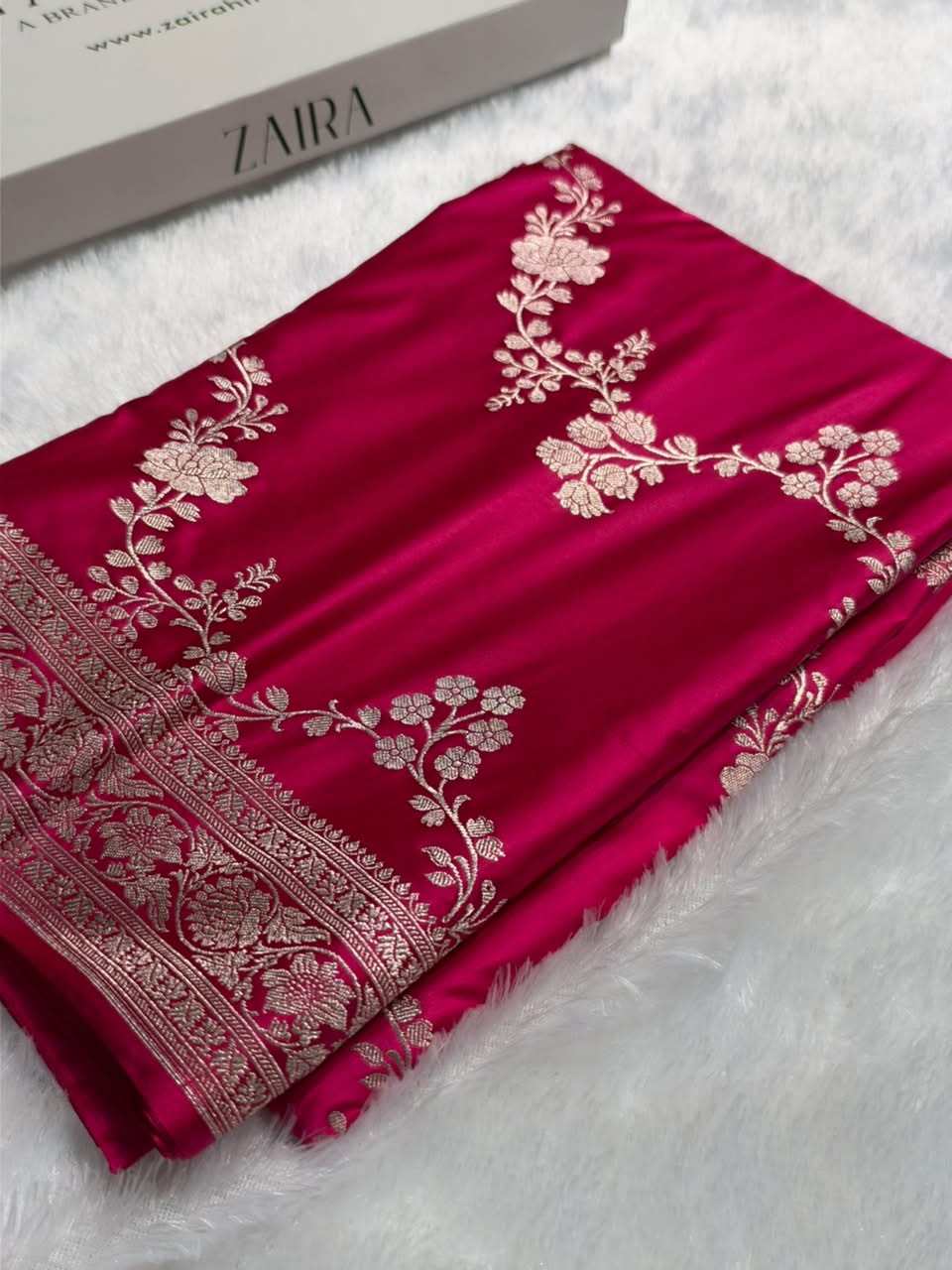 Traditional Banarasi Floral Cross Pattern in Ruby Rani Shades Floral Mashru Silk Saree MCS110