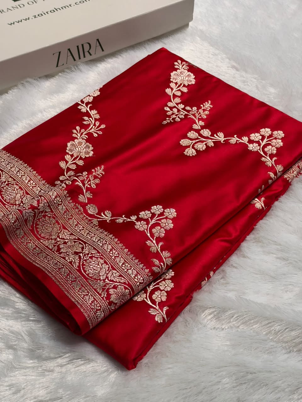 Traditional Banarasi Floral Cross Pattern in Red Shades Floral Mashru Silk Saree MCS110