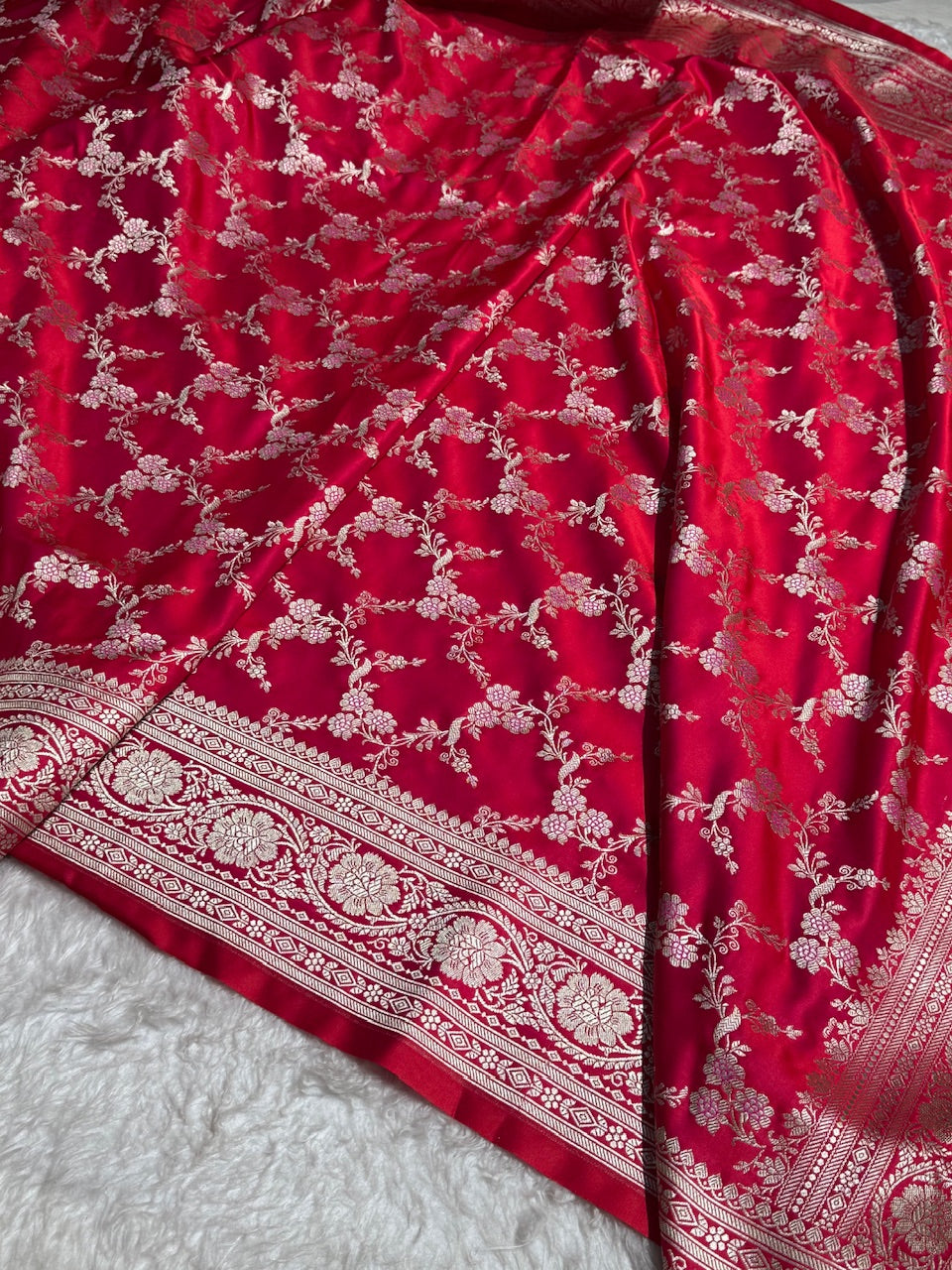 Rani Jaal Pattern Mashru Silk Saree