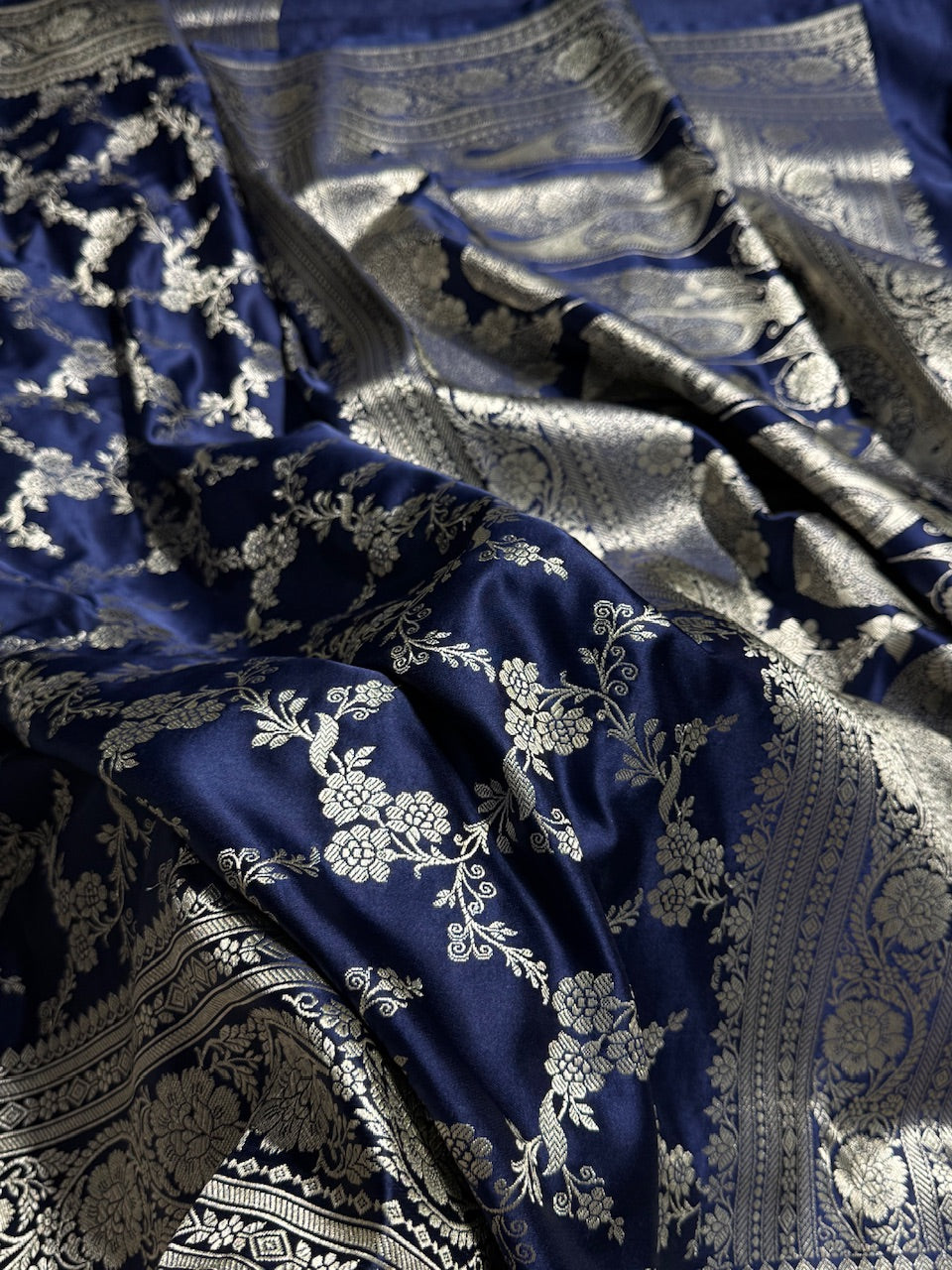 Navy Blue Jaal Pattern Mashru Silk Saree