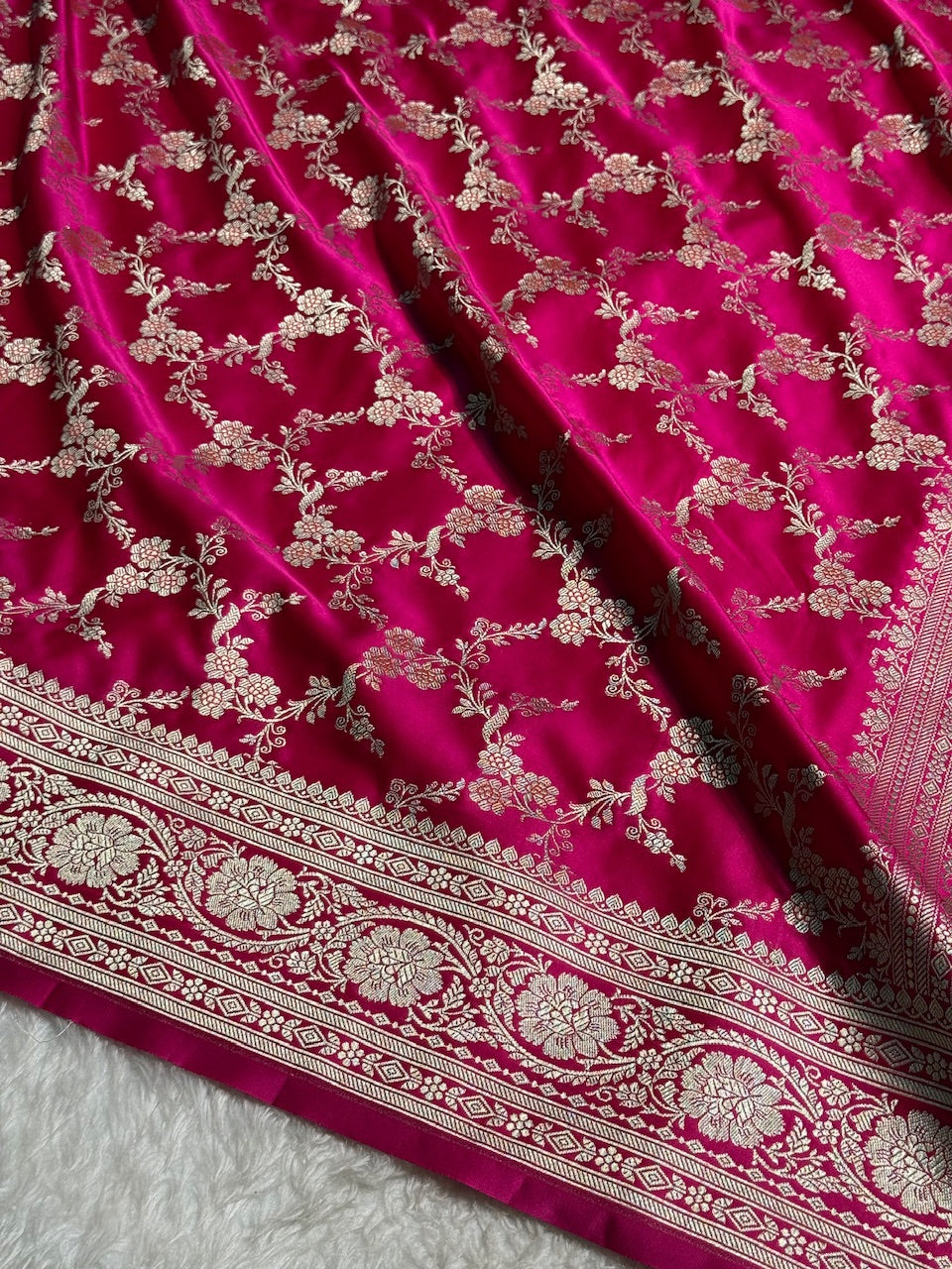 Pinkish Magenta Jaal Pattern Mashru Silk Saree