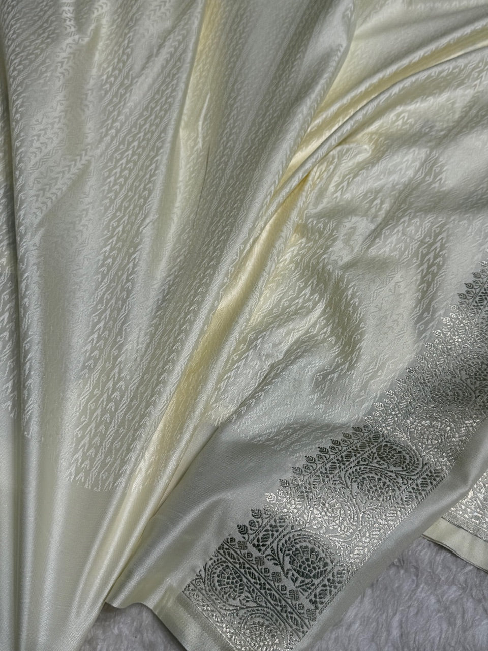 Off White Floral Booti Mashru Silk Saree