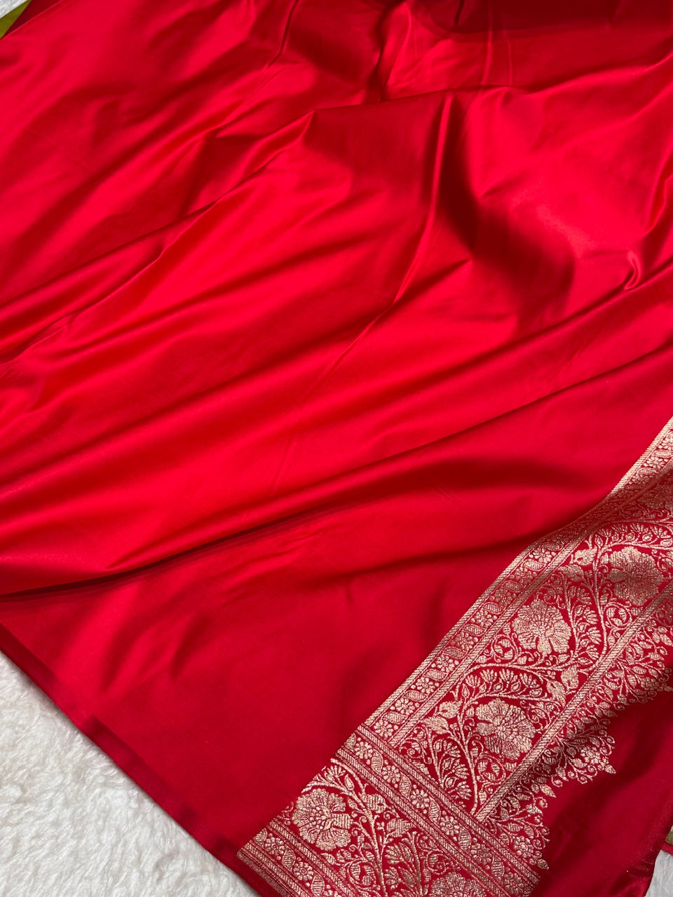 Mehandi with Red Floral Boota Pattern Satin Katan Silk saree SK41