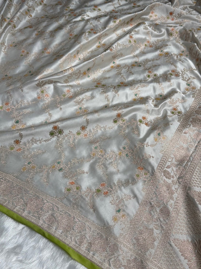 White Minakari with Pista Edge Jaal Pattern Mashru Silk Saree MS56