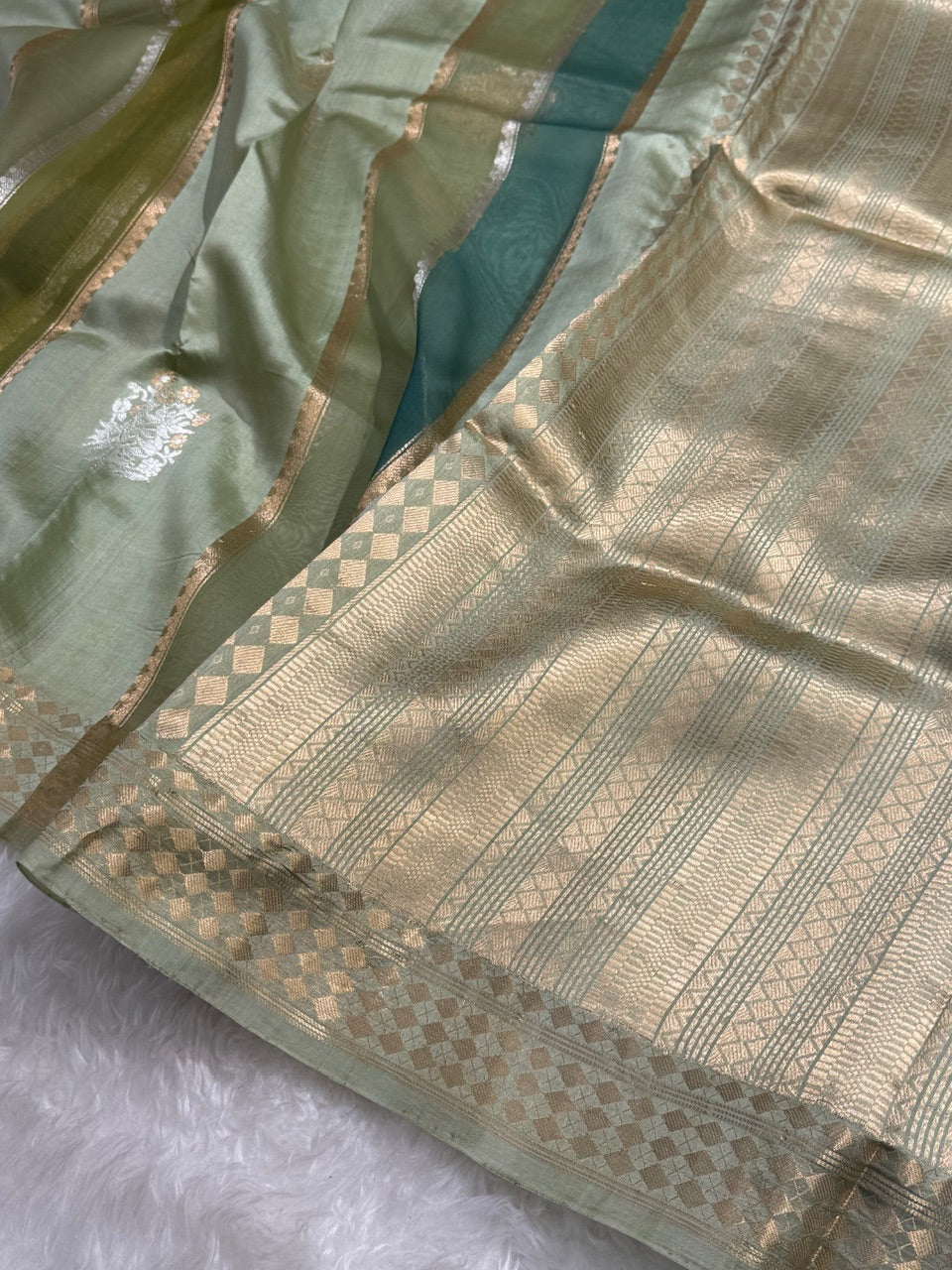 Forest Green Rangkat Handwoven Paper Mango Silk