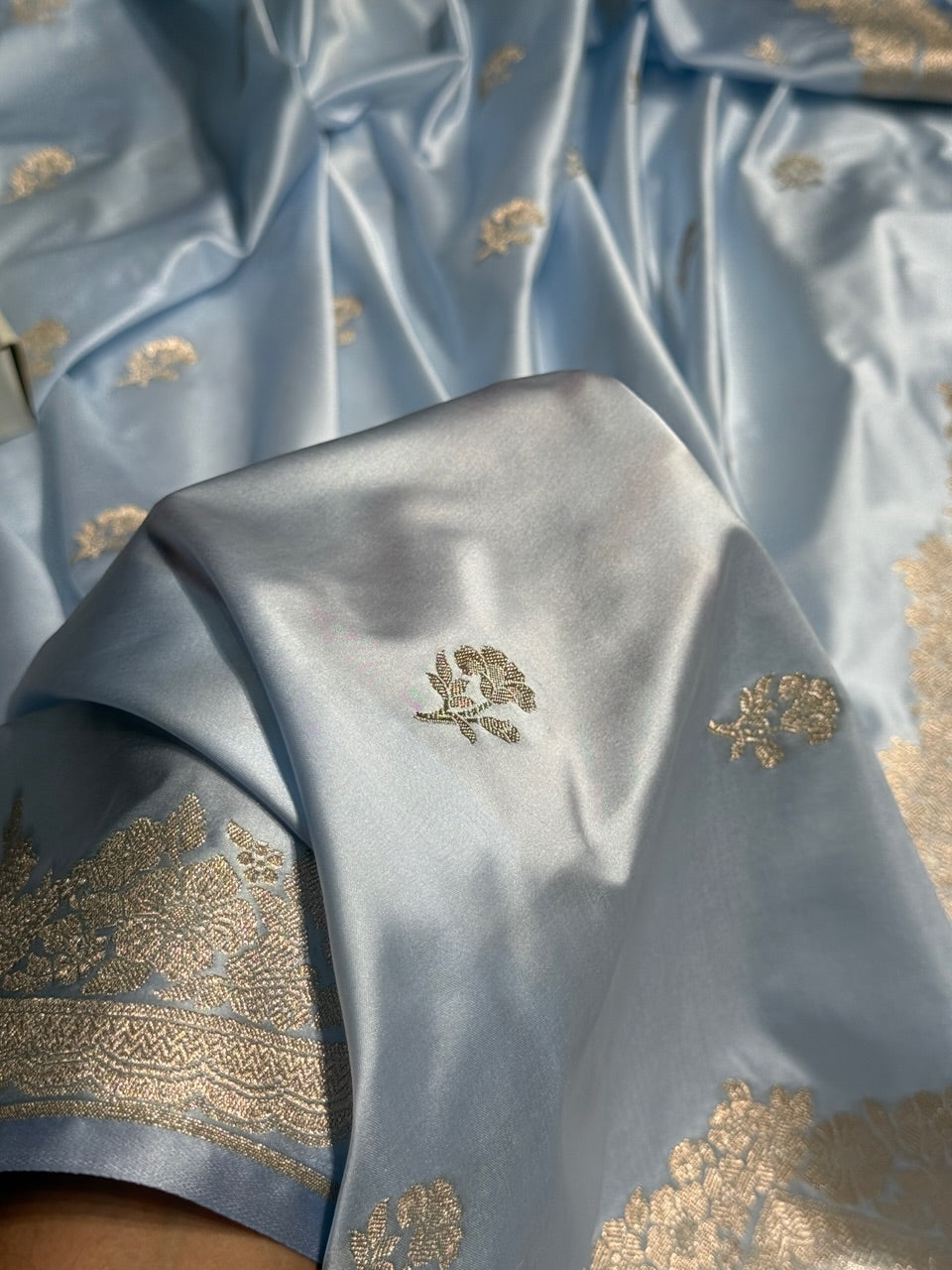 Scallop Powder Blue Booti Mashru Silk Saree