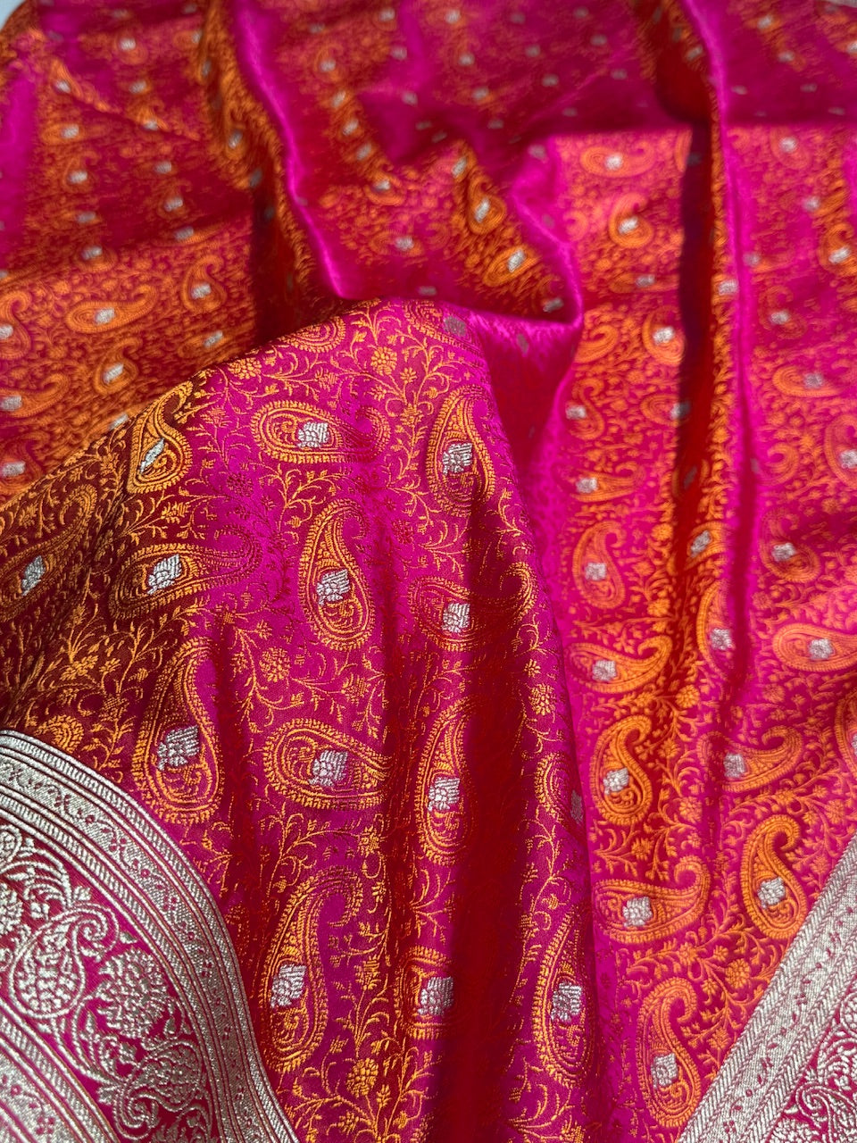 Rani with Gold Tanchoi Booti Katan Silk Saree SKTM-06