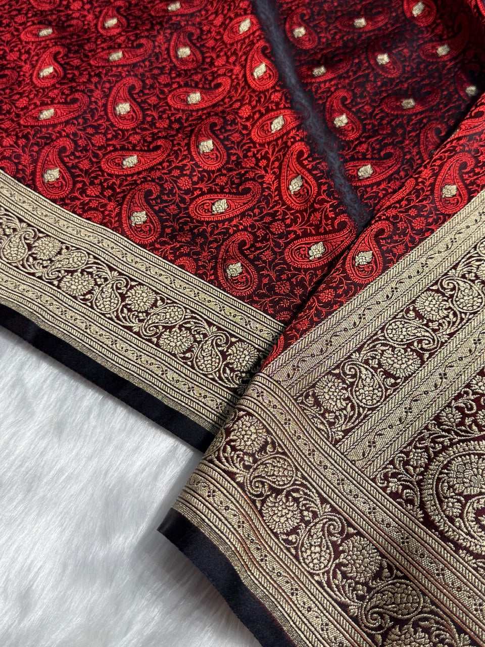 Dark Chocolate Tanchoi Booti Katan Silk Saree SKTM-06