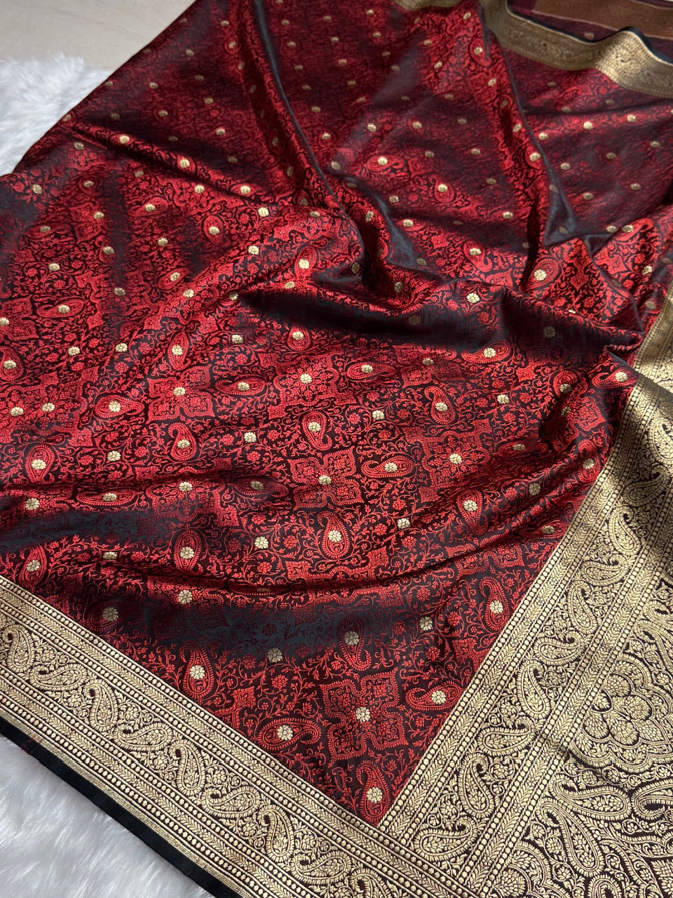 Redish Chocolate Tanchoi Booti Katan Silk Saree SKTM-08