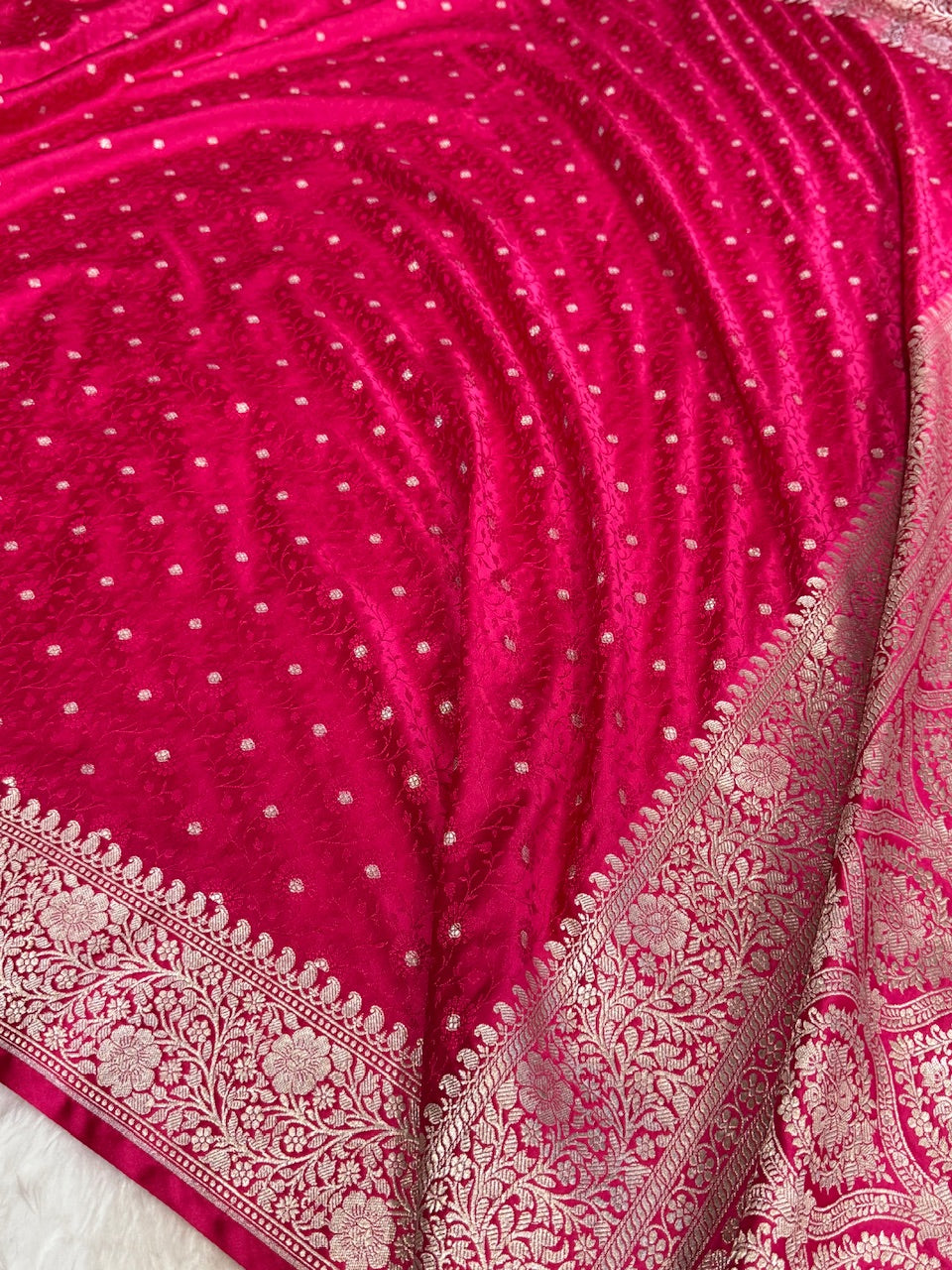 Rani Shades Booti Tanchoi Mashru Silk Saree
