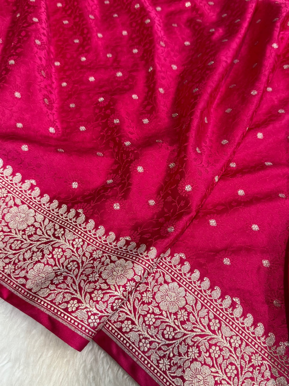Rani Shades Booti Tanchoi Mashru Silk Saree