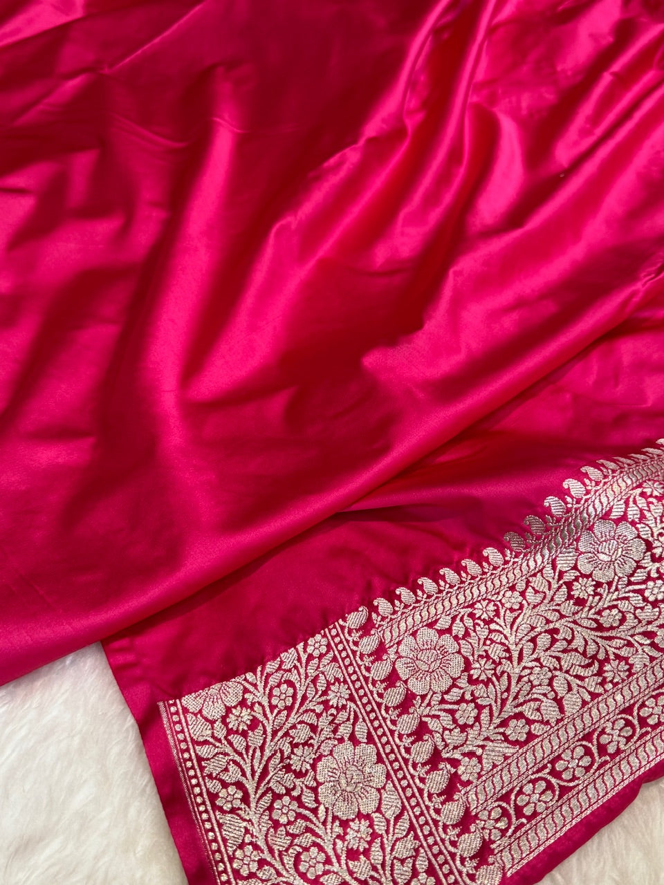 Rani Shades Booti Tanchoi Mashru Silk Saree