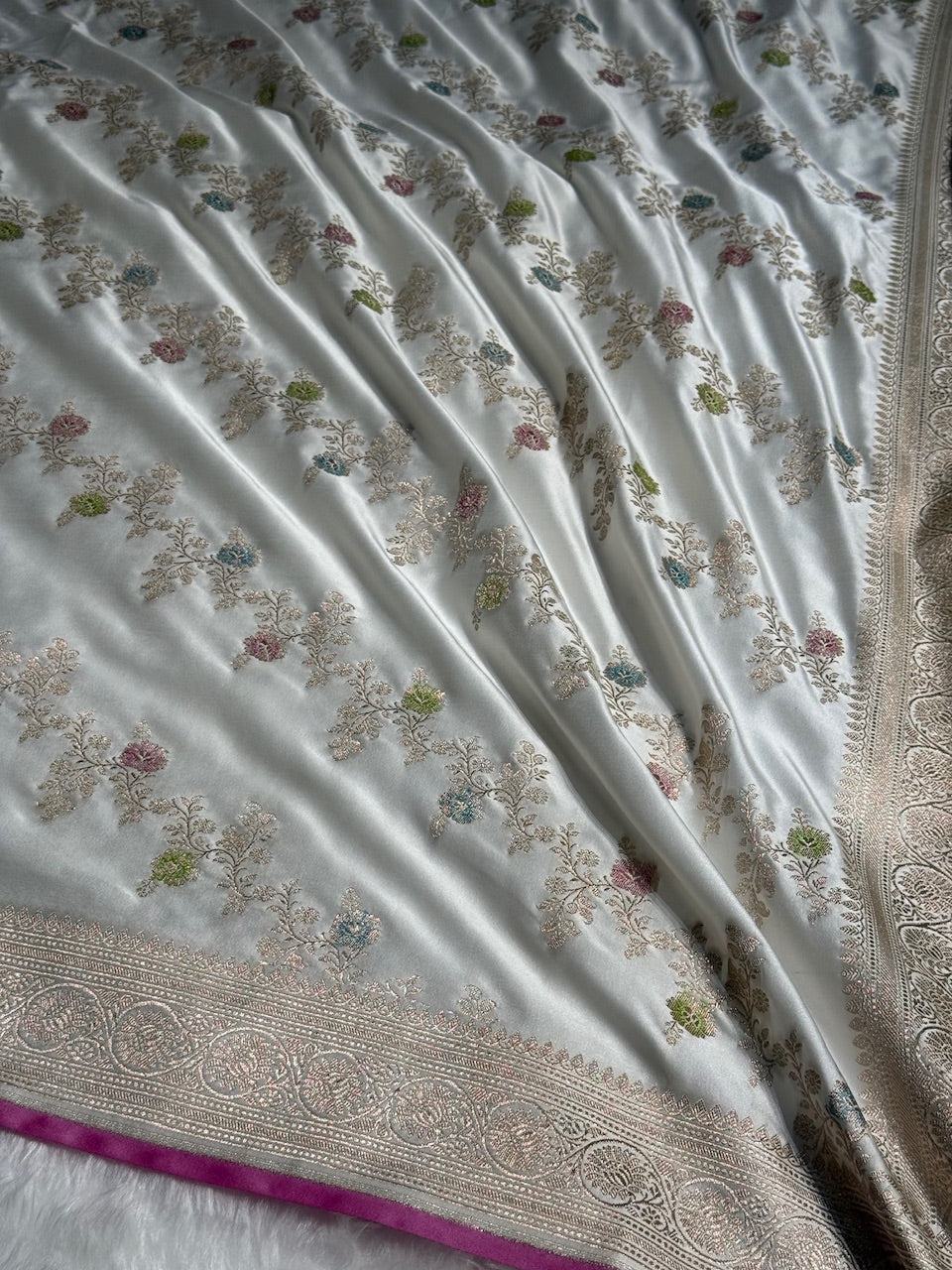 White Beautiful Banarasi Cross Mashru Silk Saree