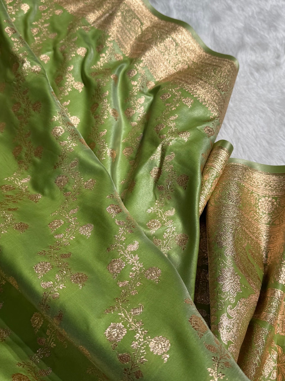 Banarasi Light Pista Cross Jaal Satin Silk Saree SS11