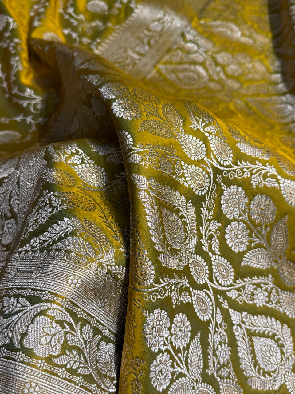 Neon Lemon Green Shades Jaal Pattern Mashru Silk Saree
