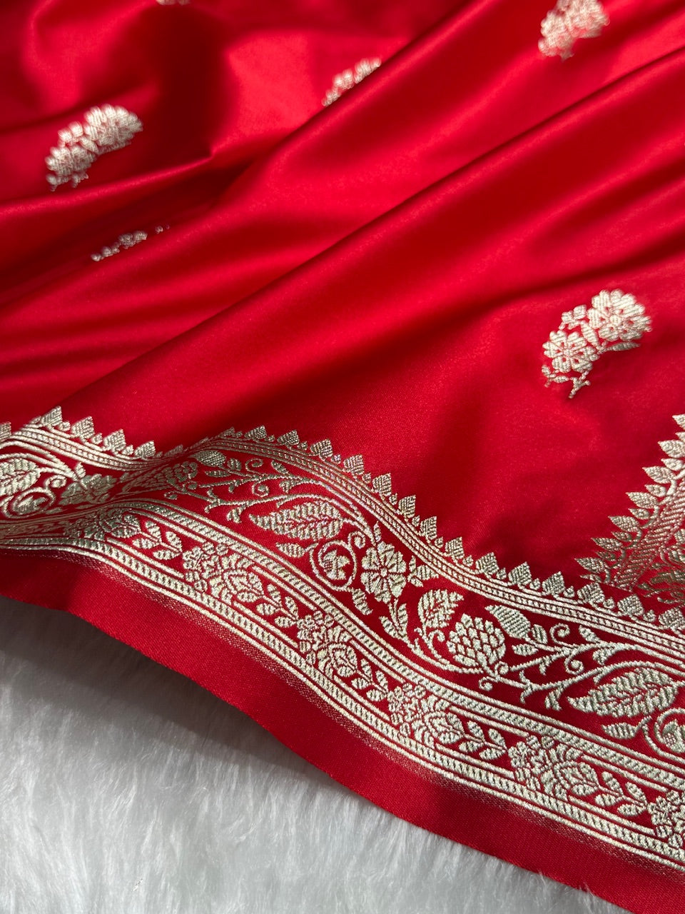Red Floral Boota Mashru Silk Saree