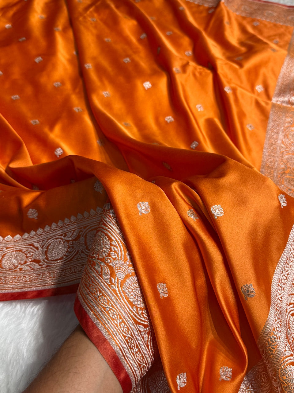 Banarasi Gold Booti Mashru Silk Saree