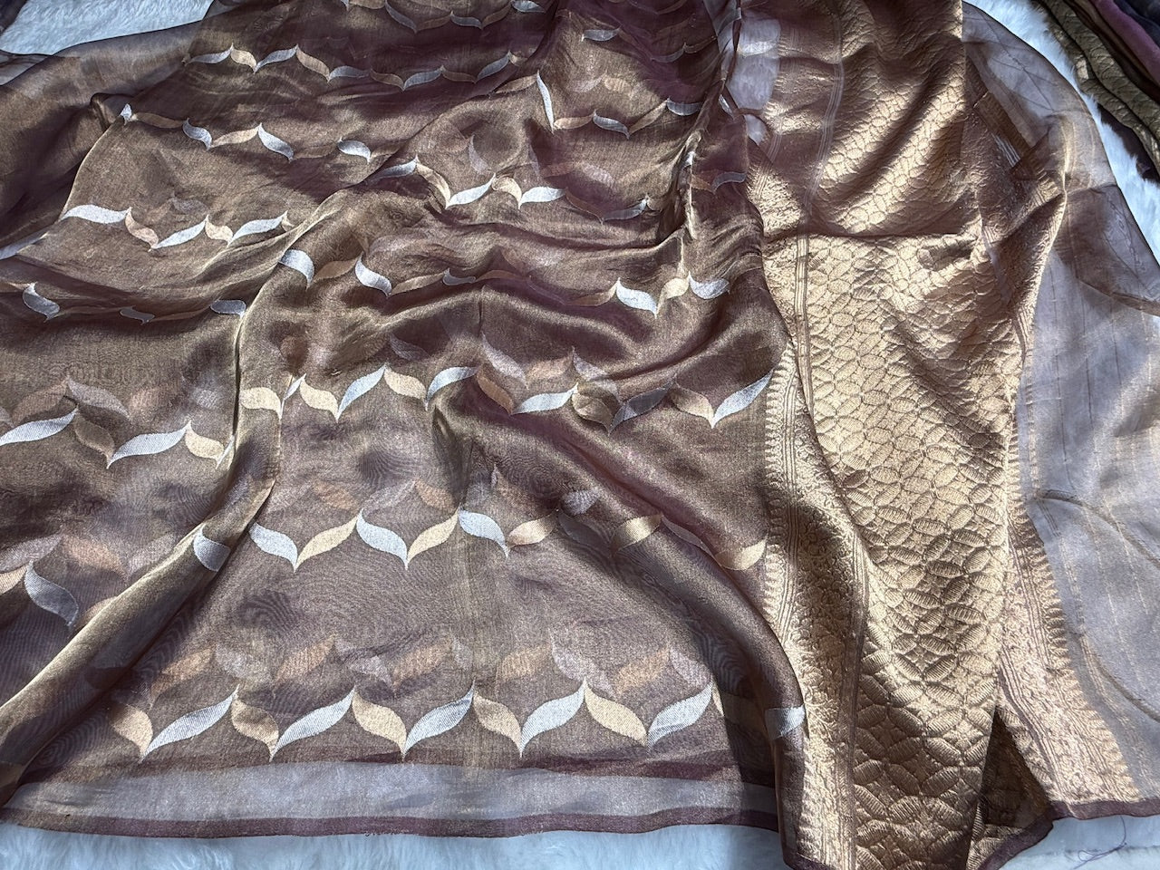 Garnet Floral Shades Pure Tissue Handloom Silk Saree PT-24