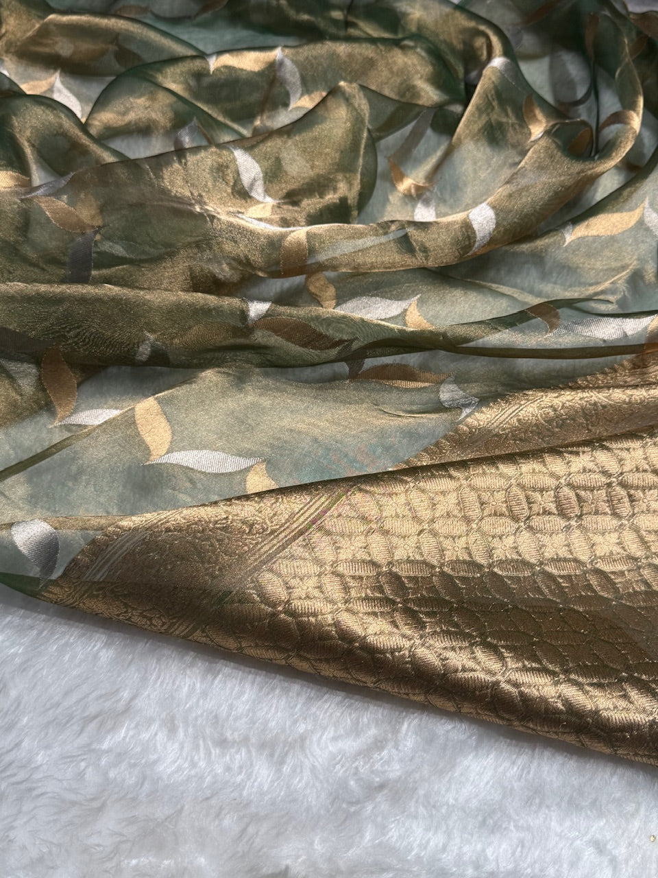 Bottle Green Floral Shades Pure Tissue Handloom Silk Saree PT-24