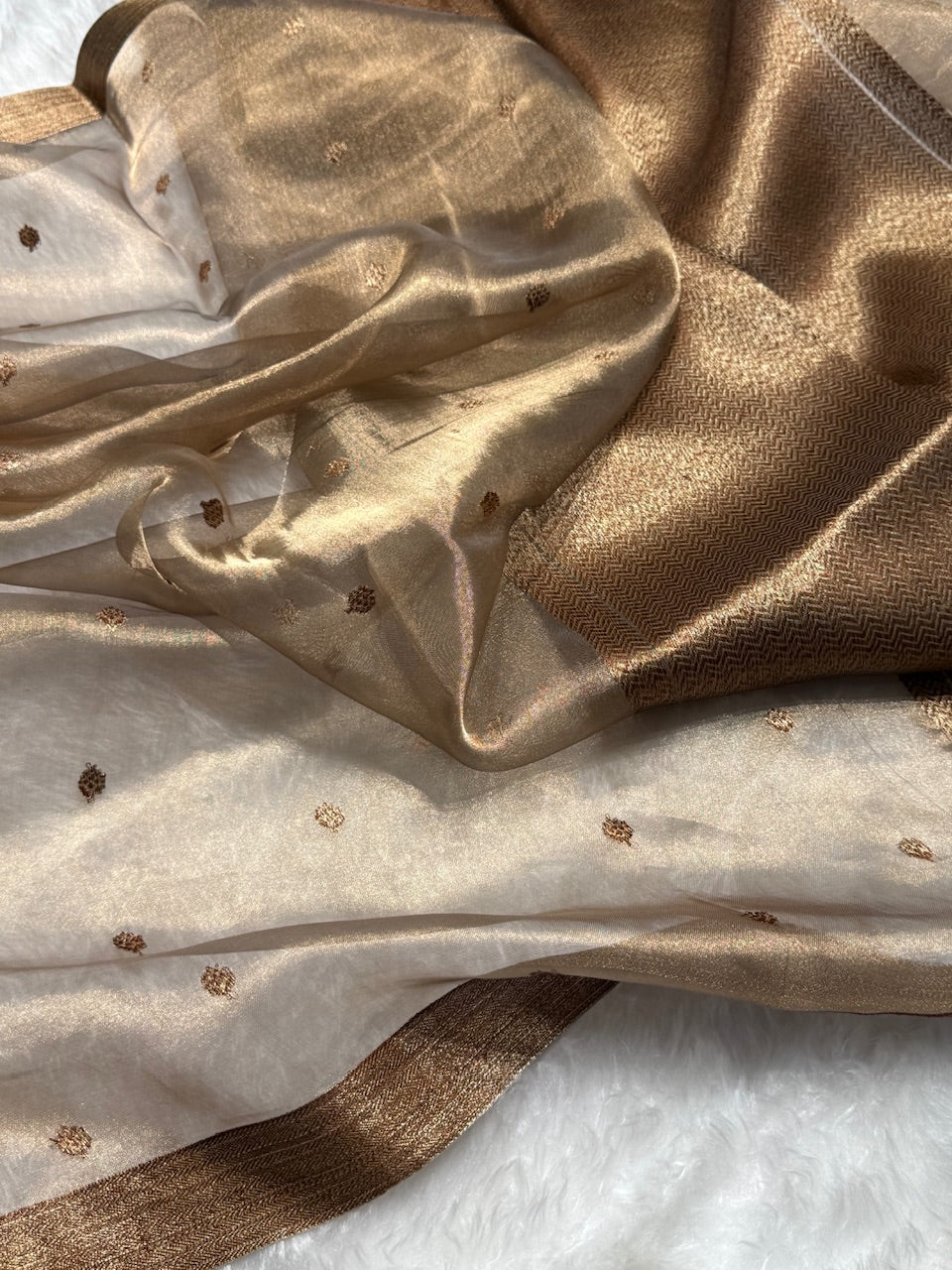 Blackish Gold Floral Shades Pure Tissue Handloom Silk Saree PT-27