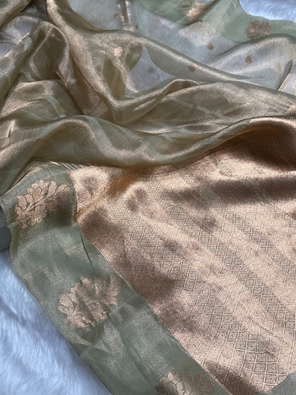Pista Floral Shades Pure Tissue Handloom Silk Saree PT-26