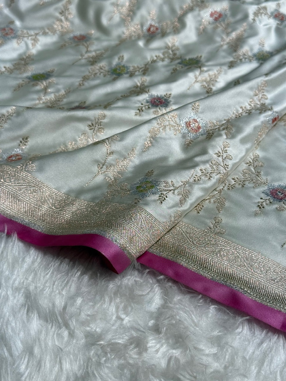 White Minakari Jaal With Pink Edge Mashru Silk Saree