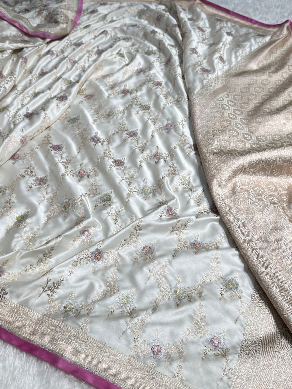 White Minakari Jaal With Pink Edge Mashru Silk Saree