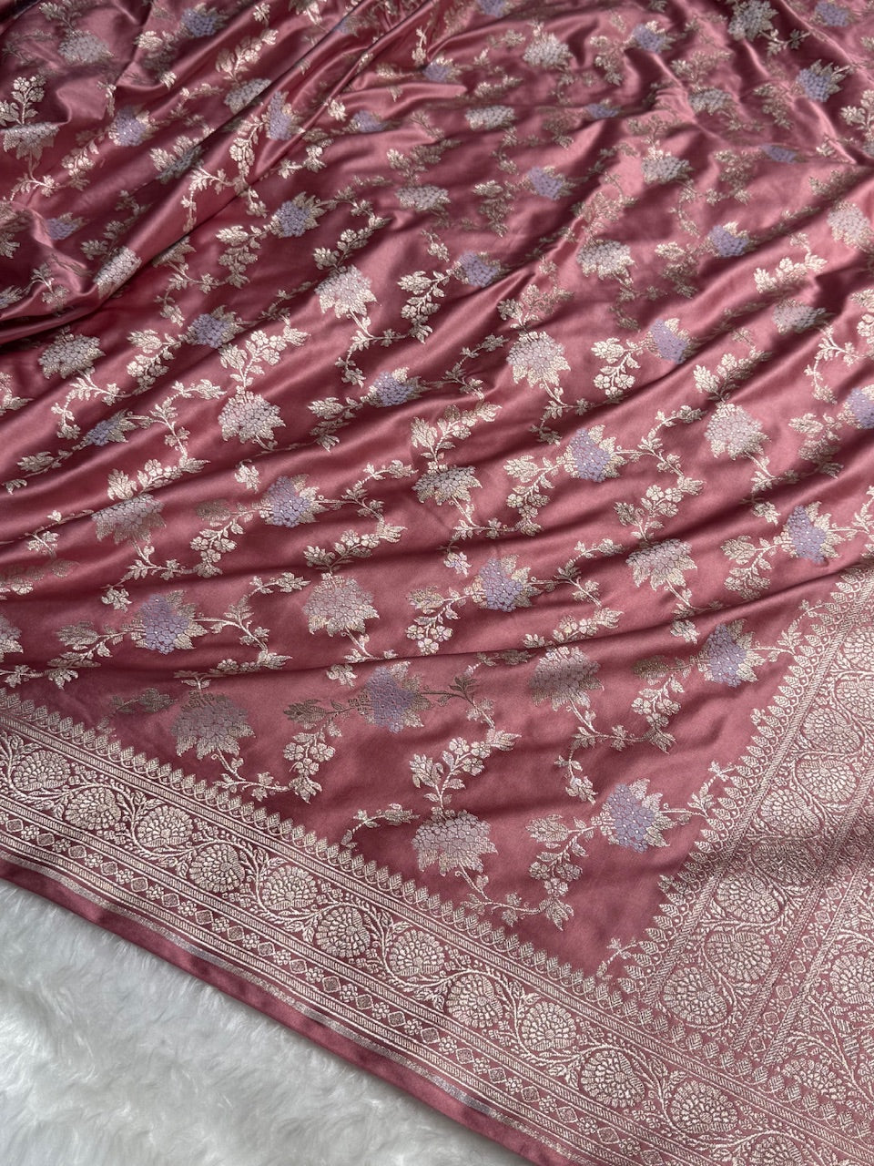 Mauve Shades Jaal Pattern Mashru Silk Saree