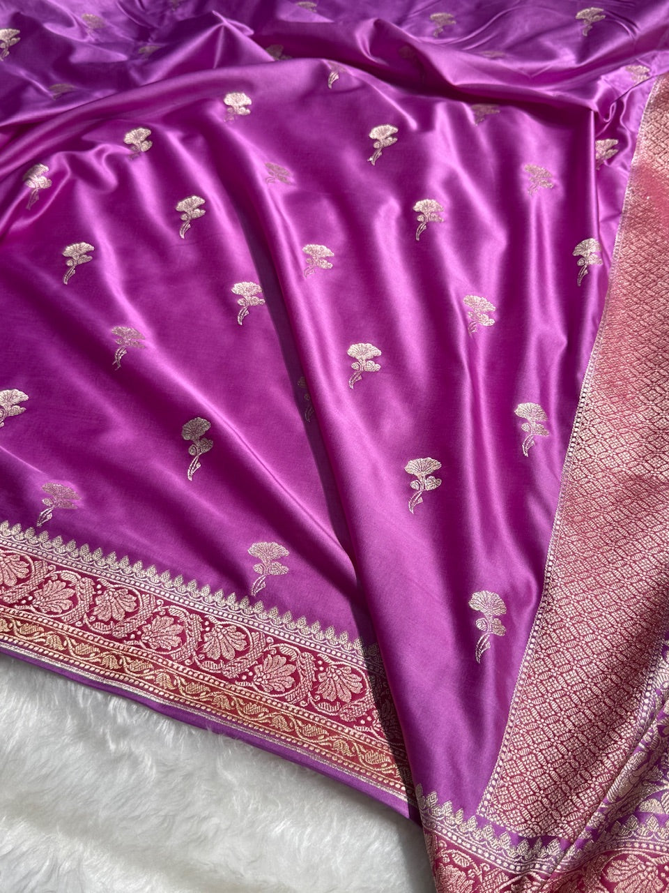 Lavender Shades Minakari Boota Mashru Silk Saree