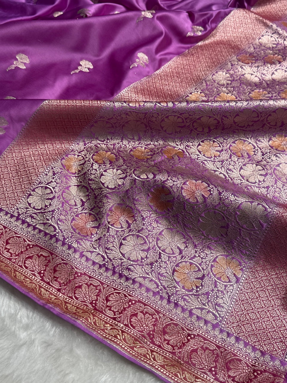 Lavender Shades Minakari Boota Mashru Silk Saree