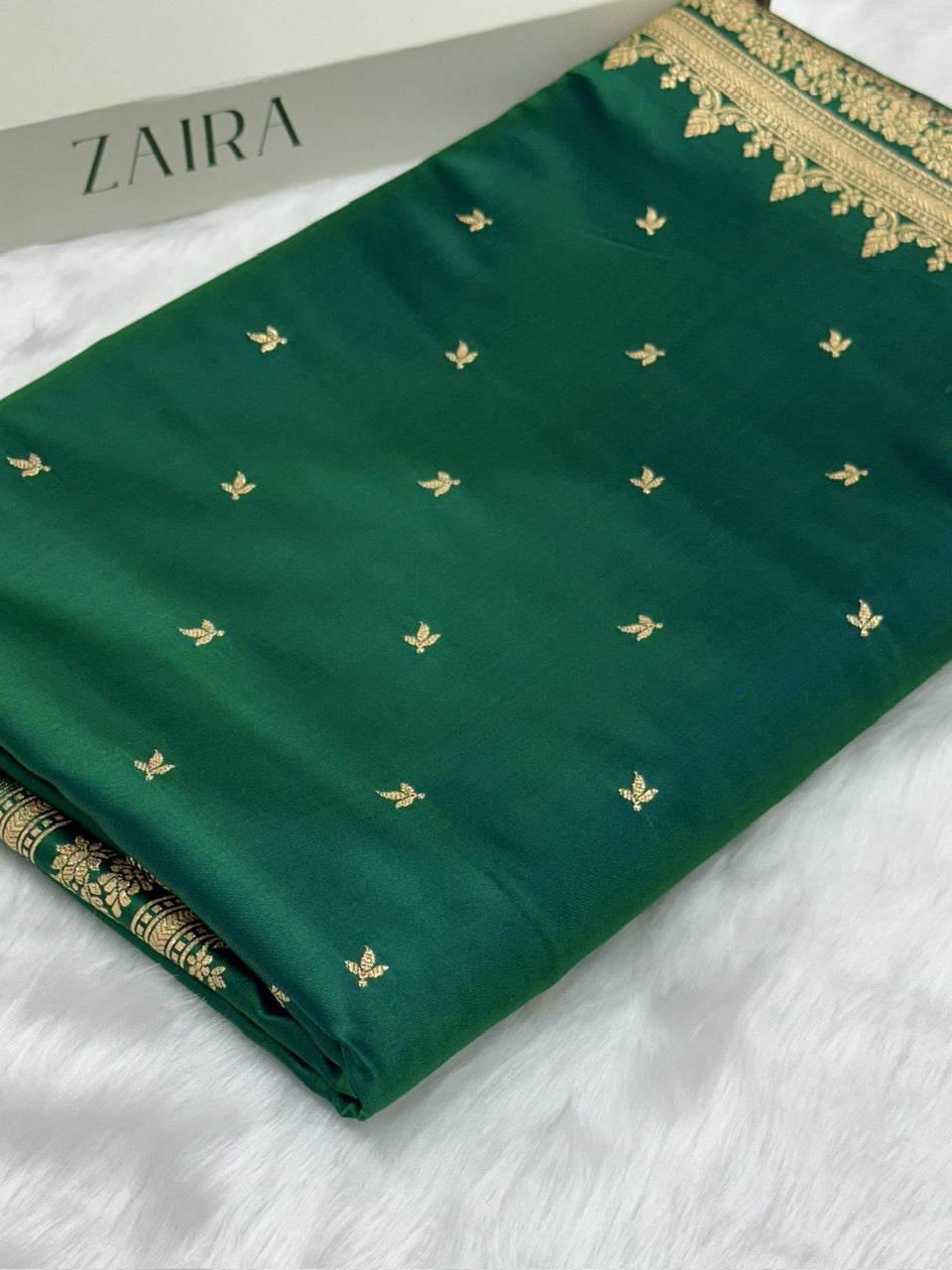 Cross Bottle Green Banarasi Booti Katan Silk Saree