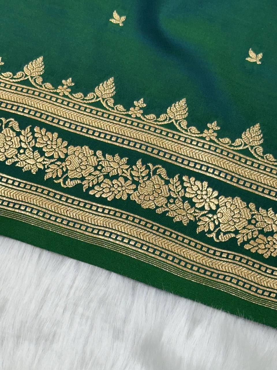 Cross Bottle Green Banarasi Booti Katan Silk Saree