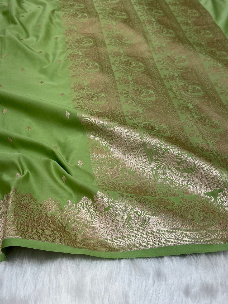 Parrot Green Shades Motif Booti Mashru Silk Saree