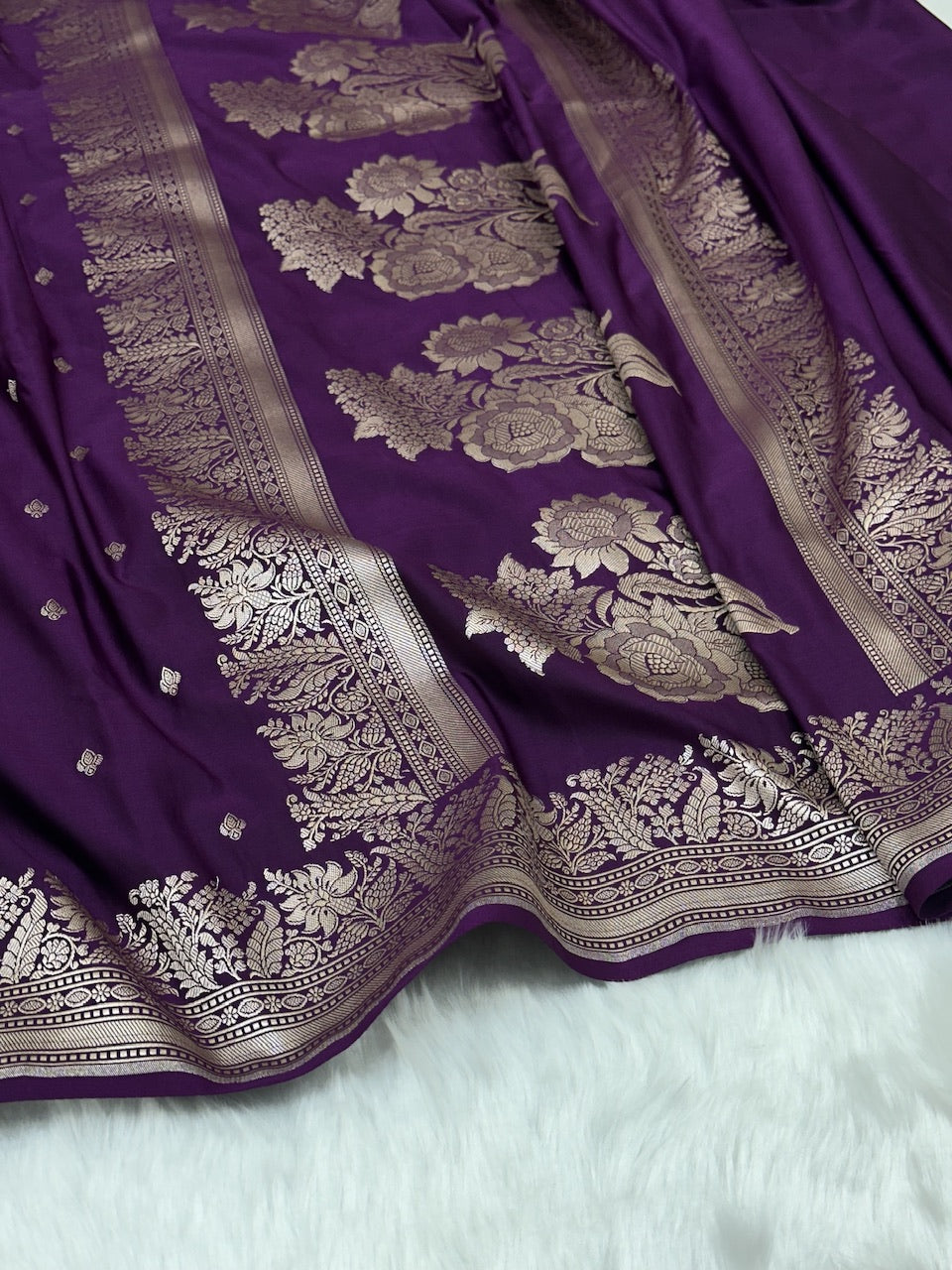 Purple Shades Motif Booti Mashru Silk Saree