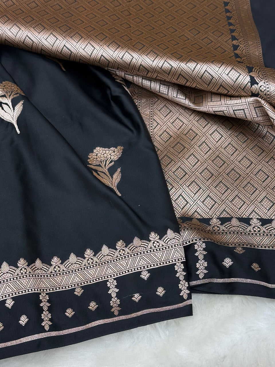 Black Floral Booti Motif Mashru Silk Saree