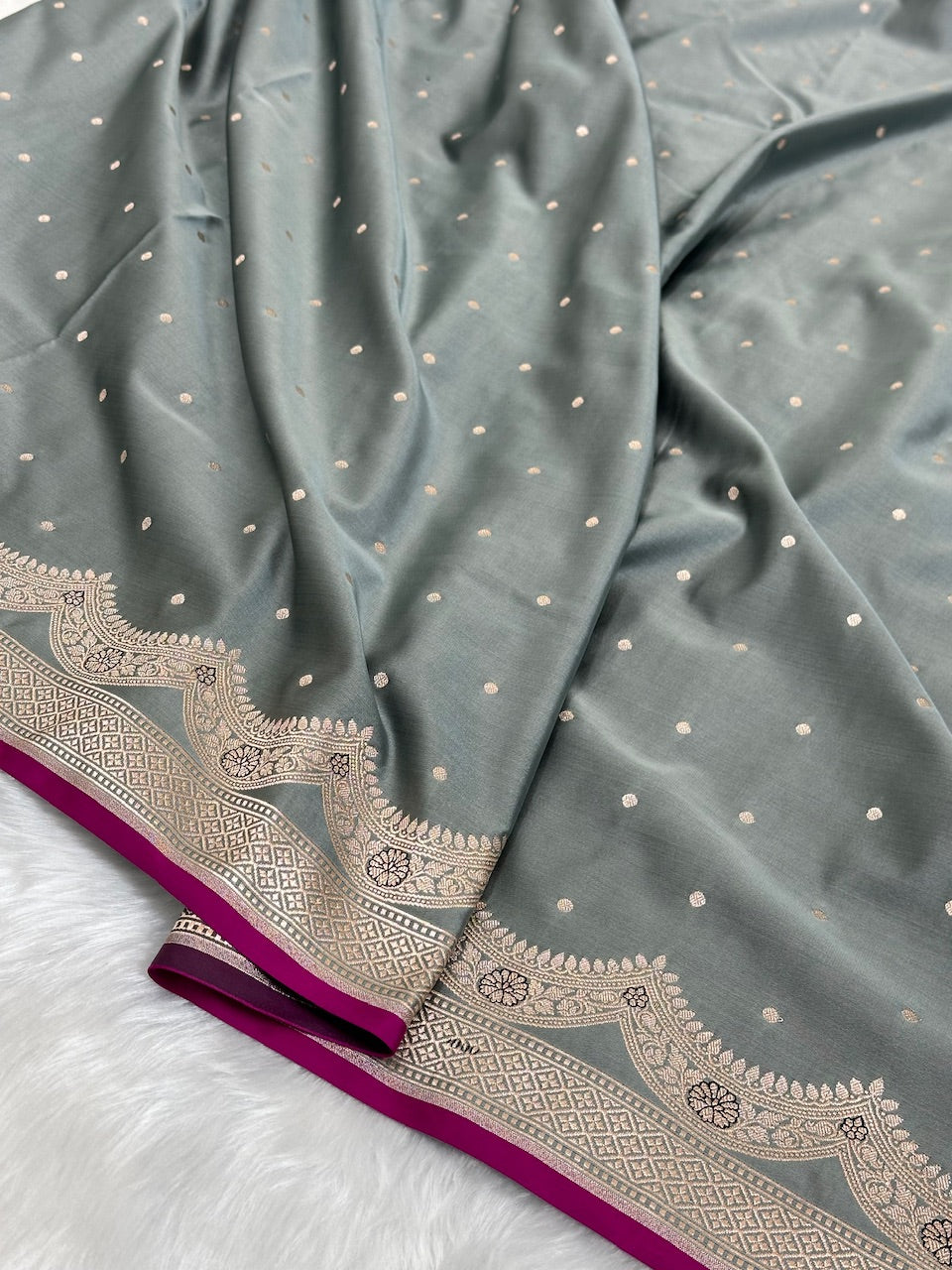 Grey Shades Scallop Motif Booti Mashru Silk Saree