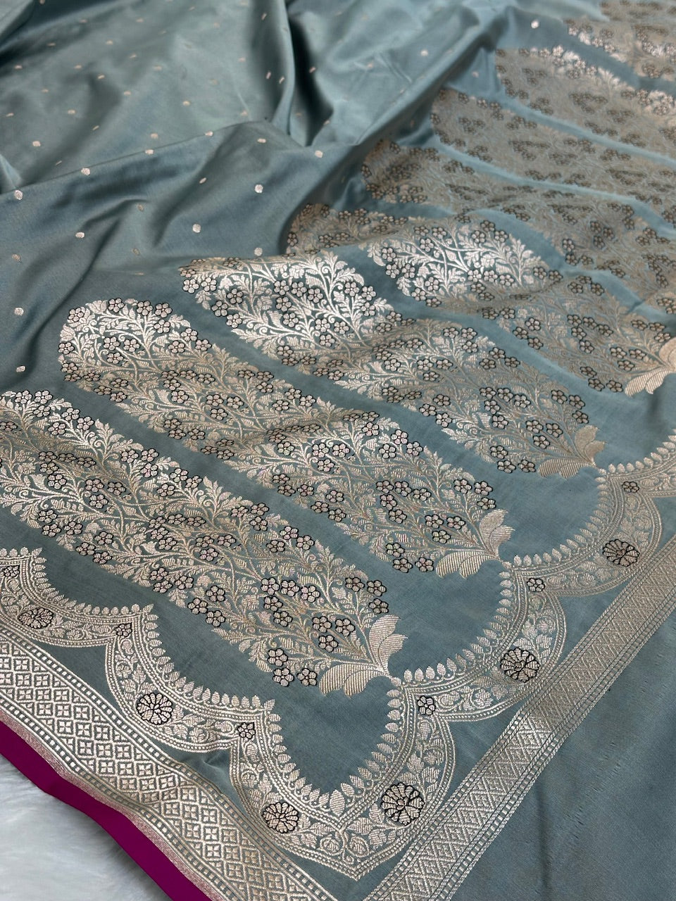 Grey Shades Scallop Motif Booti Mashru Silk Saree