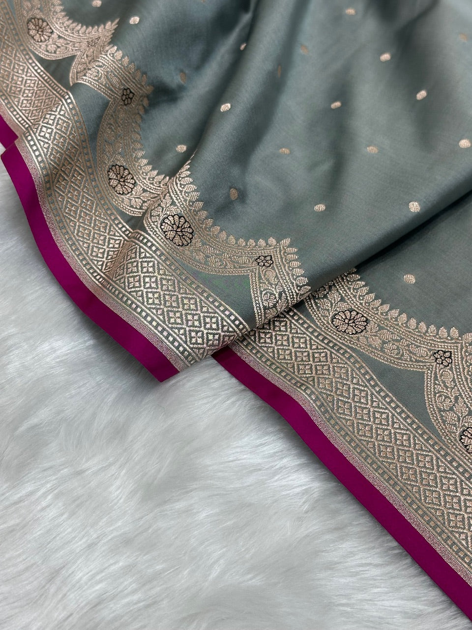Grey Shades Scallop Motif Booti Mashru Silk Saree