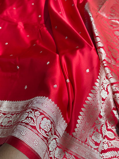Red Shades Motif Booti Mashru Silk Saree