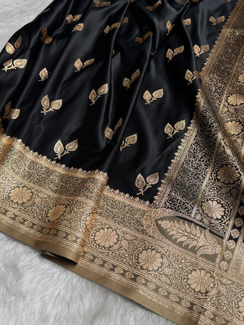 Black with Tusser Contrast Floral boota Katan Silk Saree SK16