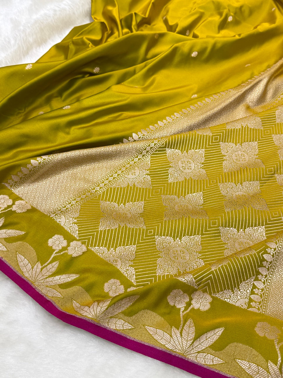 Liril Green Floral Booti Mashru Silk Saree
