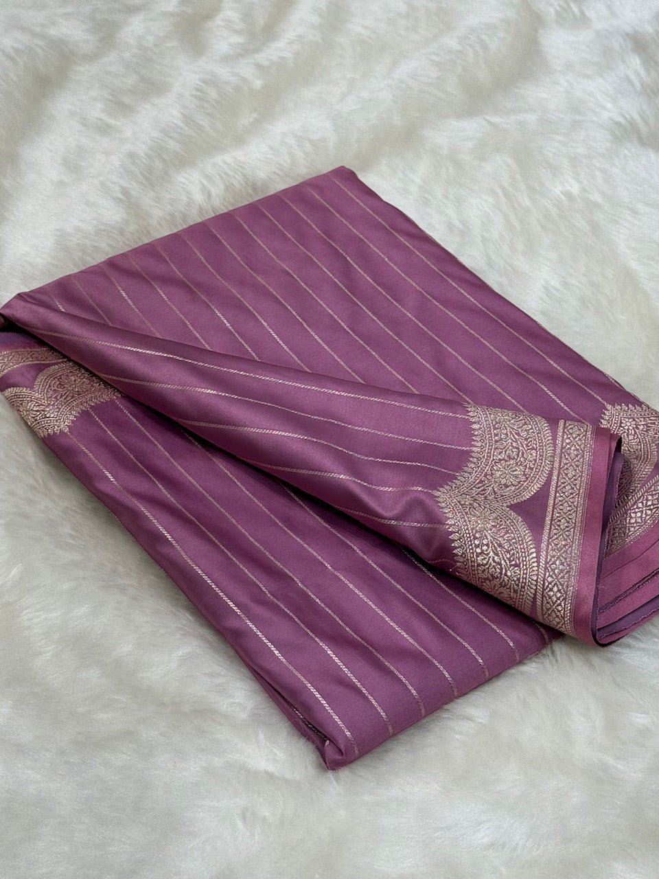 Dusty Lavender Scallop Boota Motif Mashru Silk Saree