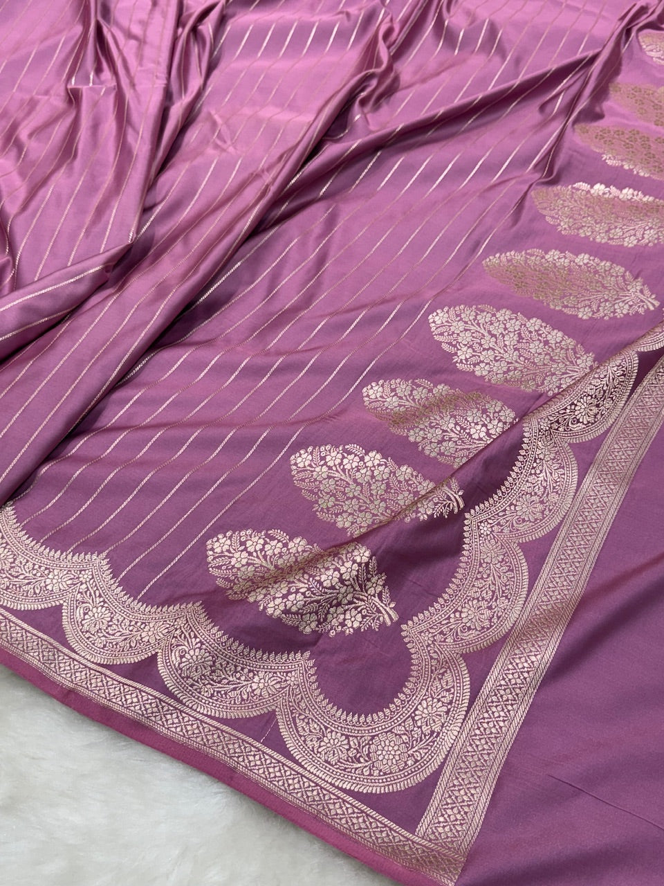 Dusty Lavender Scallop Boota Motif Mashru Silk Saree