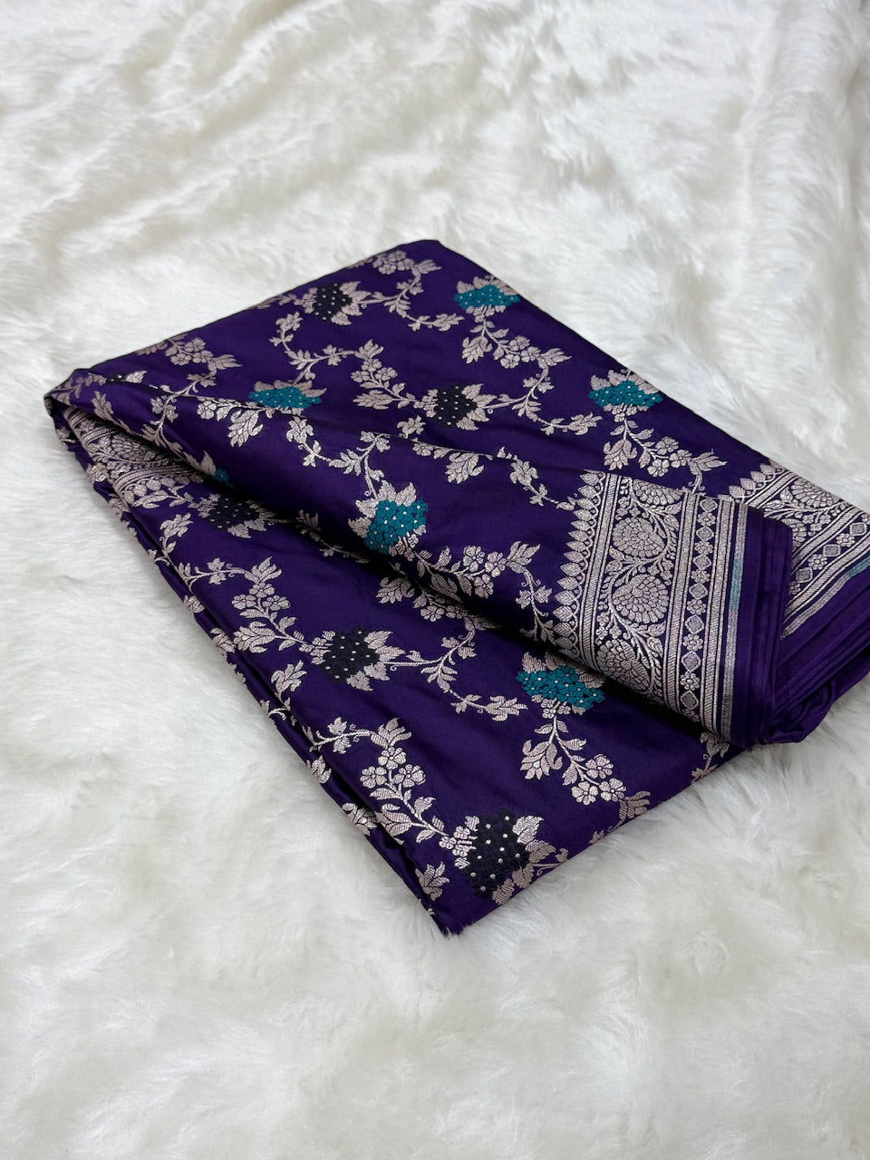 Purple Shades Jaal Pattern Mashru Silk Saree