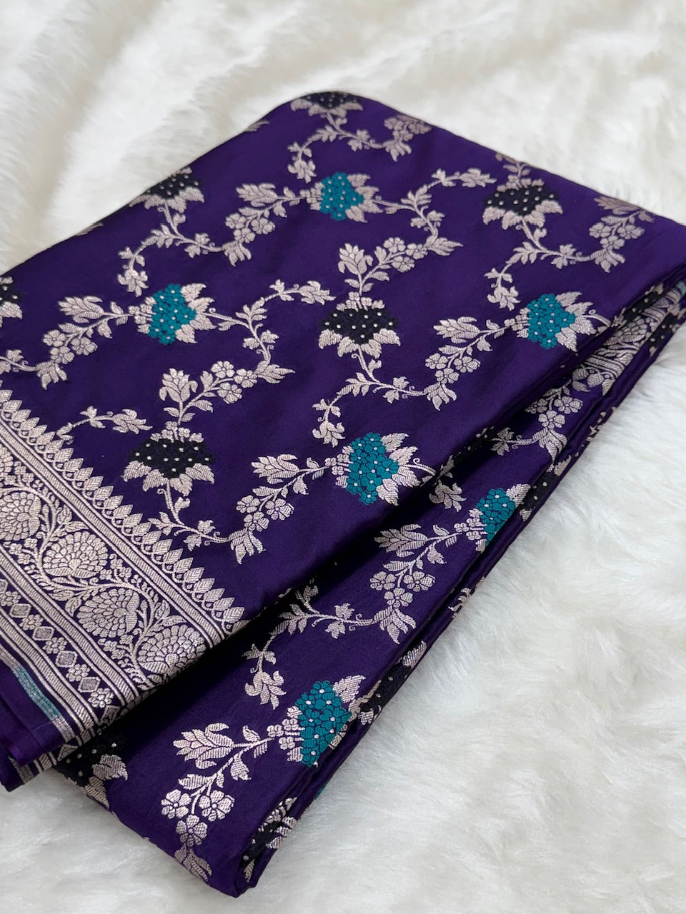 Purple Shades Jaal Pattern Mashru Silk Saree