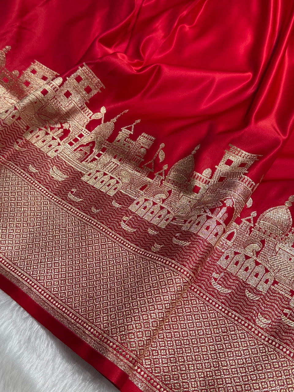Red Banarasi Ghat Pattern Satin Katan Silk saree SK33