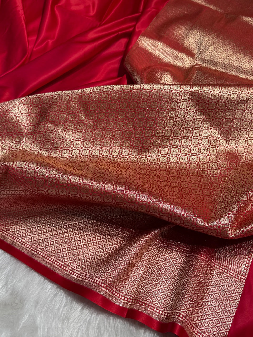 Red Banarasi Ghat Pattern Satin Katan Silk saree SK33