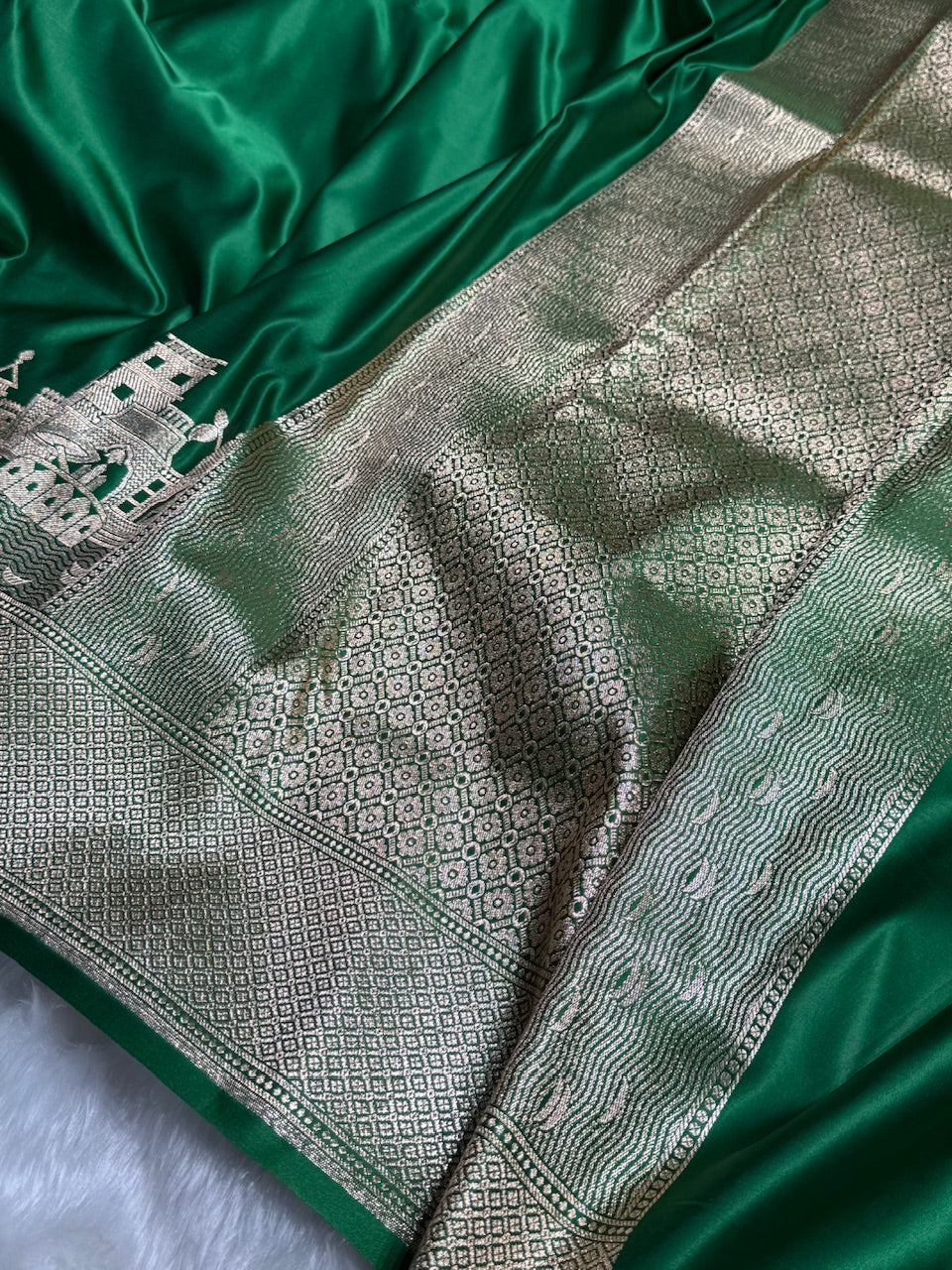 Light Bottle Green Banarasi Ghat Pattern Satin Katan Silk saree SK33