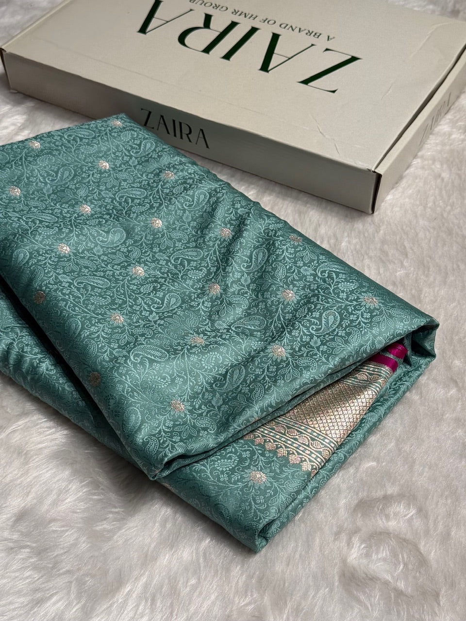 Turquoise Shades Tanchoi Motif Mashru Silk Saree